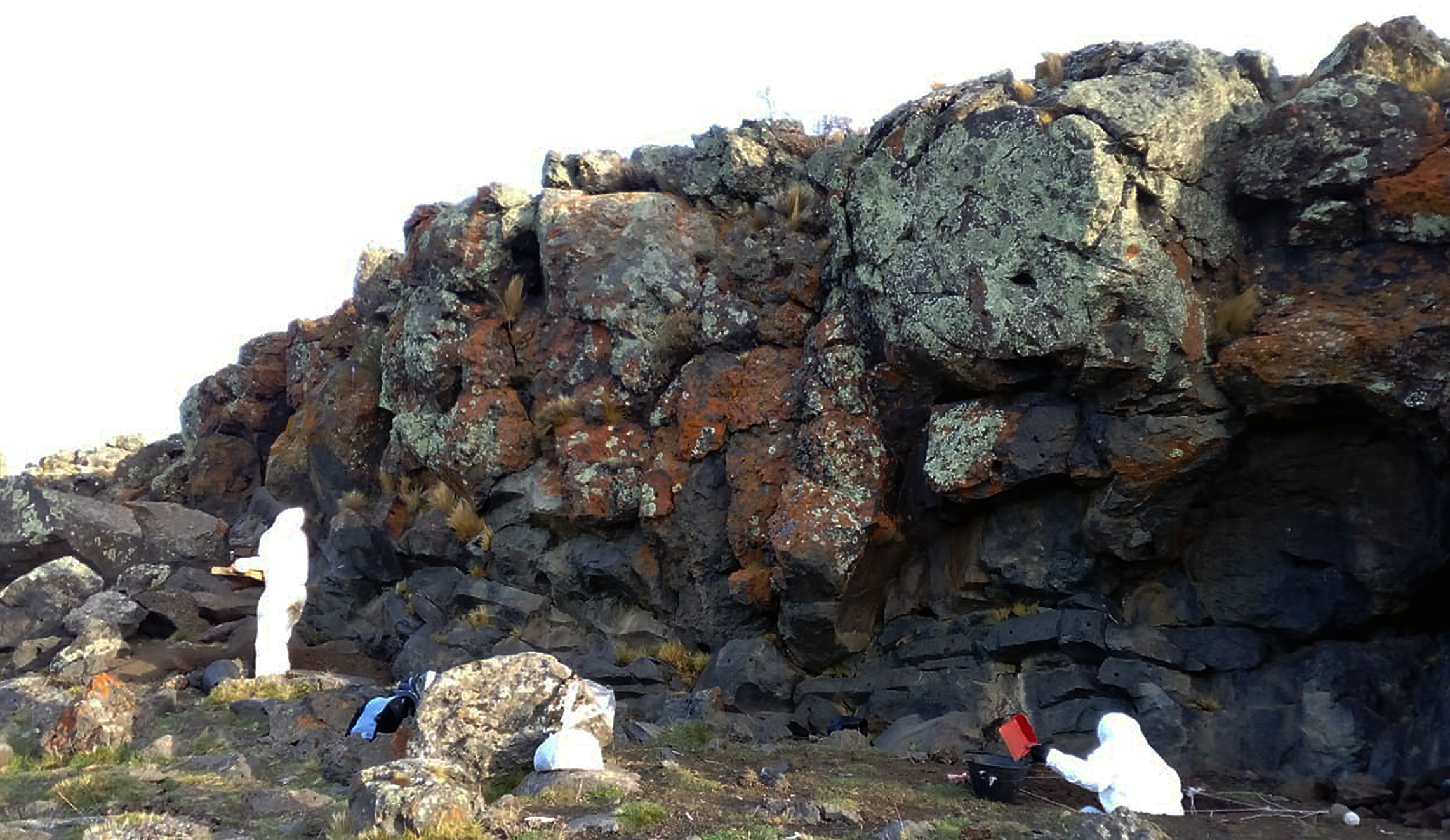 Excavación en Alero Clark 1, Ea. Otern Aike. Foto: C. Pallo. Creative Commons.